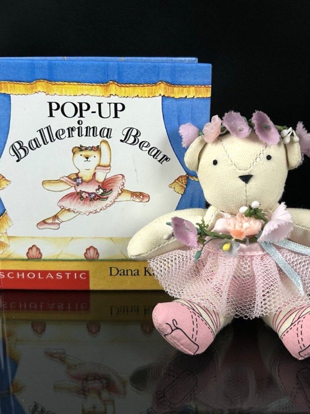 Scholastic Pop Up Ballerina Bear Kubik Dana + Ballerina Bear Plush 4.5"
